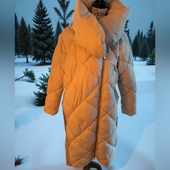 Karen Millen Jackets & Blazers - Karen Millen Beige Puffer Coat